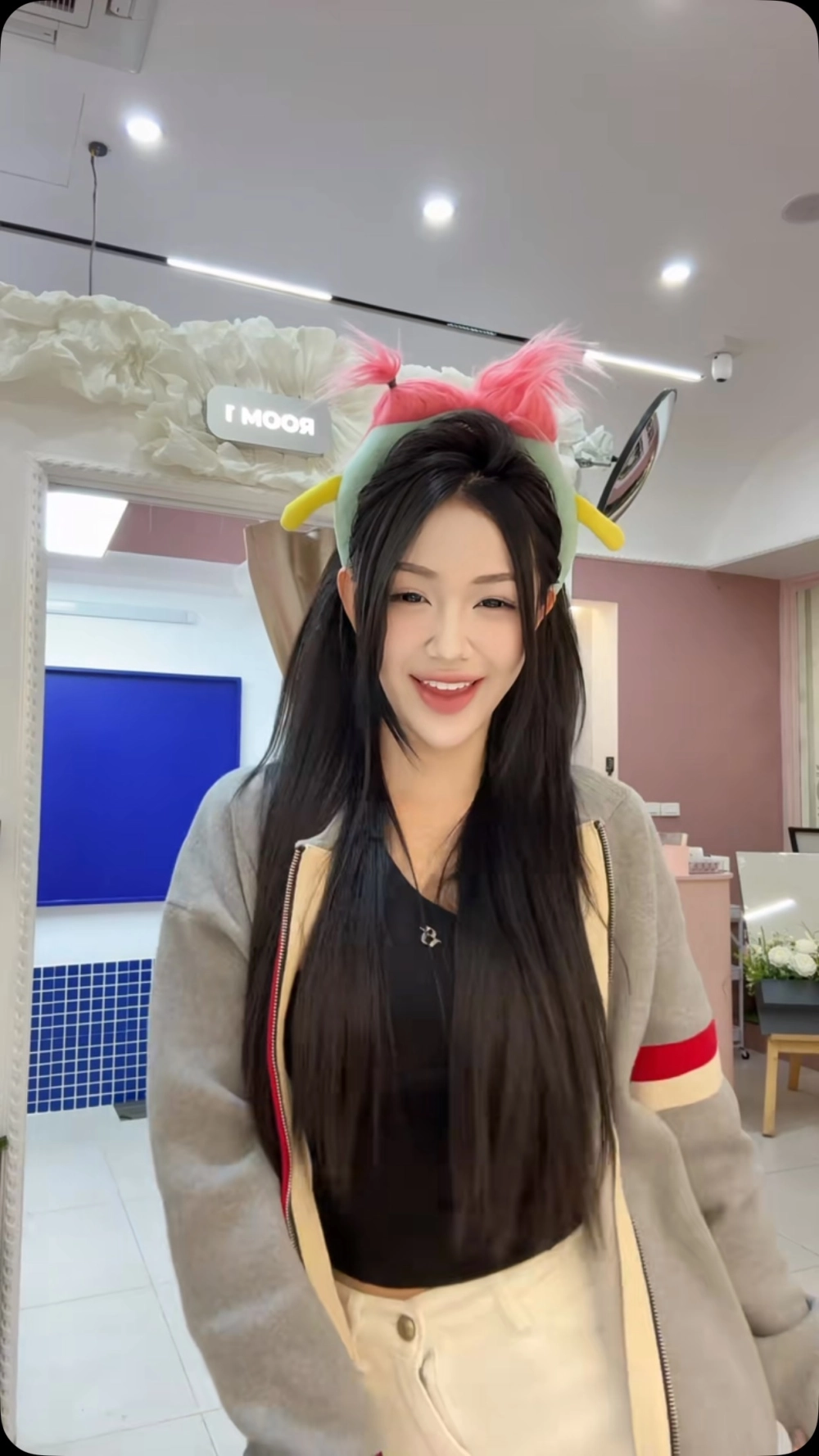 Cư dân mạng truy lùng trần hà linh tiktok là ai mỗi ngày