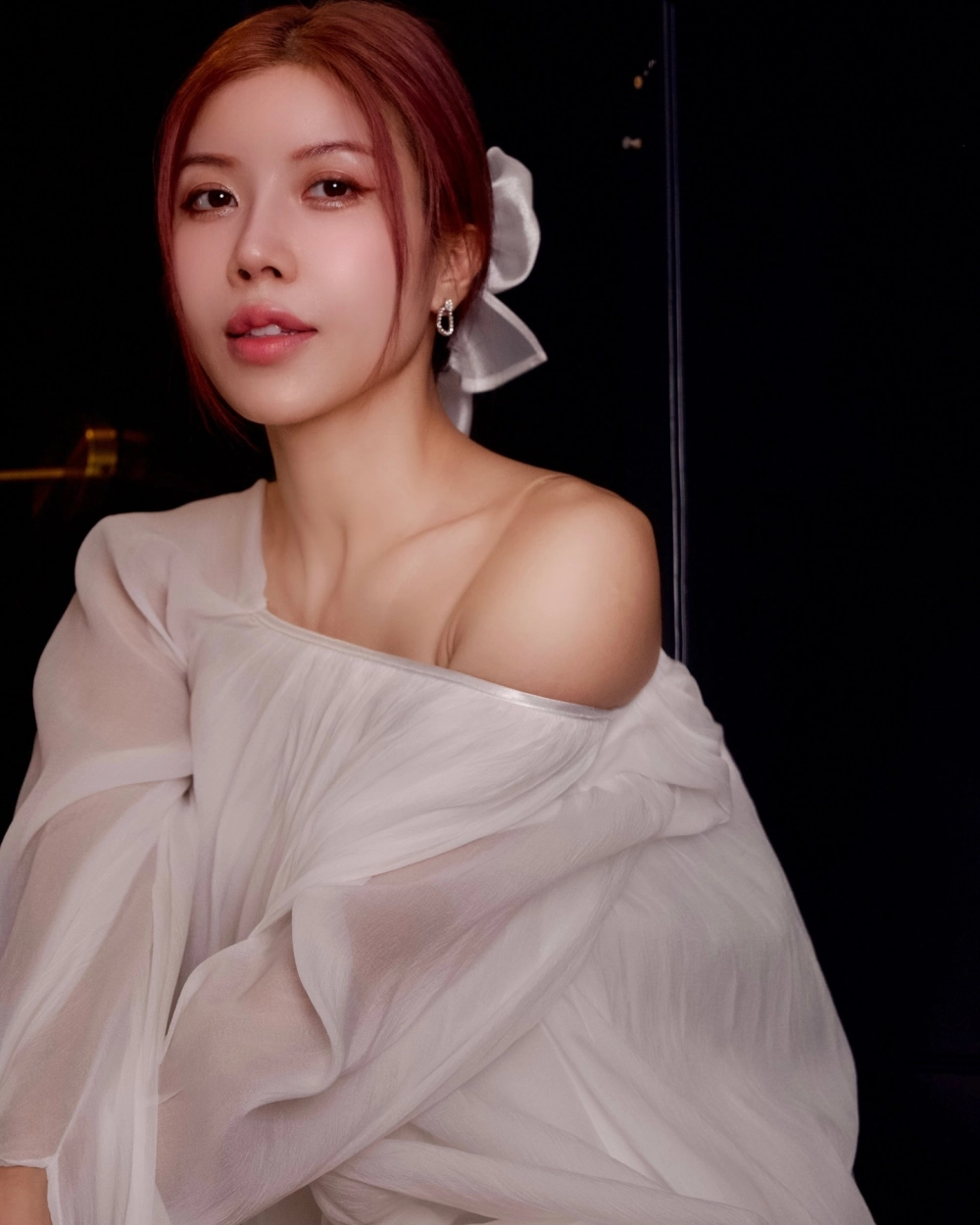 Trang Pháp múa cột quyến rũ và đầy nội lực trên sân khấu